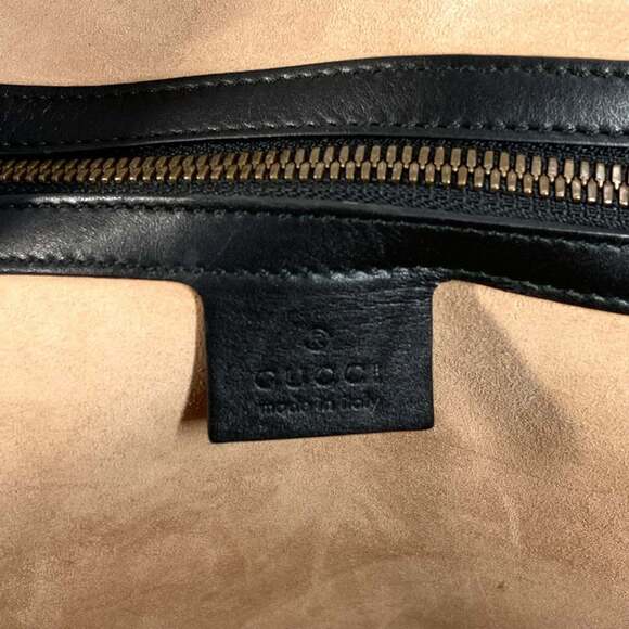 GUCCI Black Leather Shoulder Bag - Picture 12 of 16
